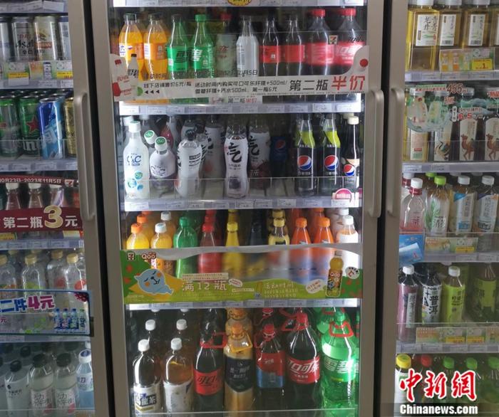 某便利店，最便宜的瓶裝飲料也在4元以上。<a target='_blank' href='/' ><p  align=