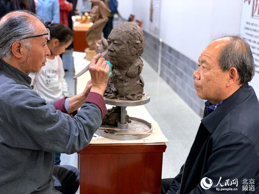 “魅力非遺，情系京西”北京地區非遺表演創(chuàng  )作展開(kāi)幕。人民網(wǎng) 孟竹 攝