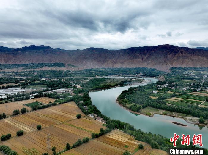 圖為黃河岸畔景色。(資料圖) 李玉峰 攝