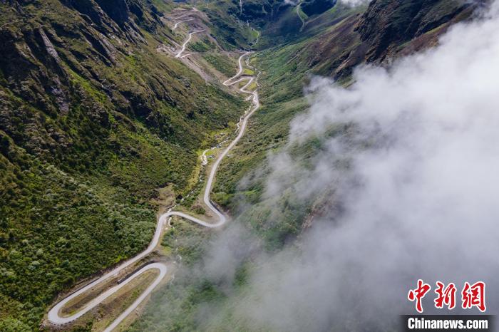 西藏山南，航拍勒布溝風(fēng)光。　江飛波 攝